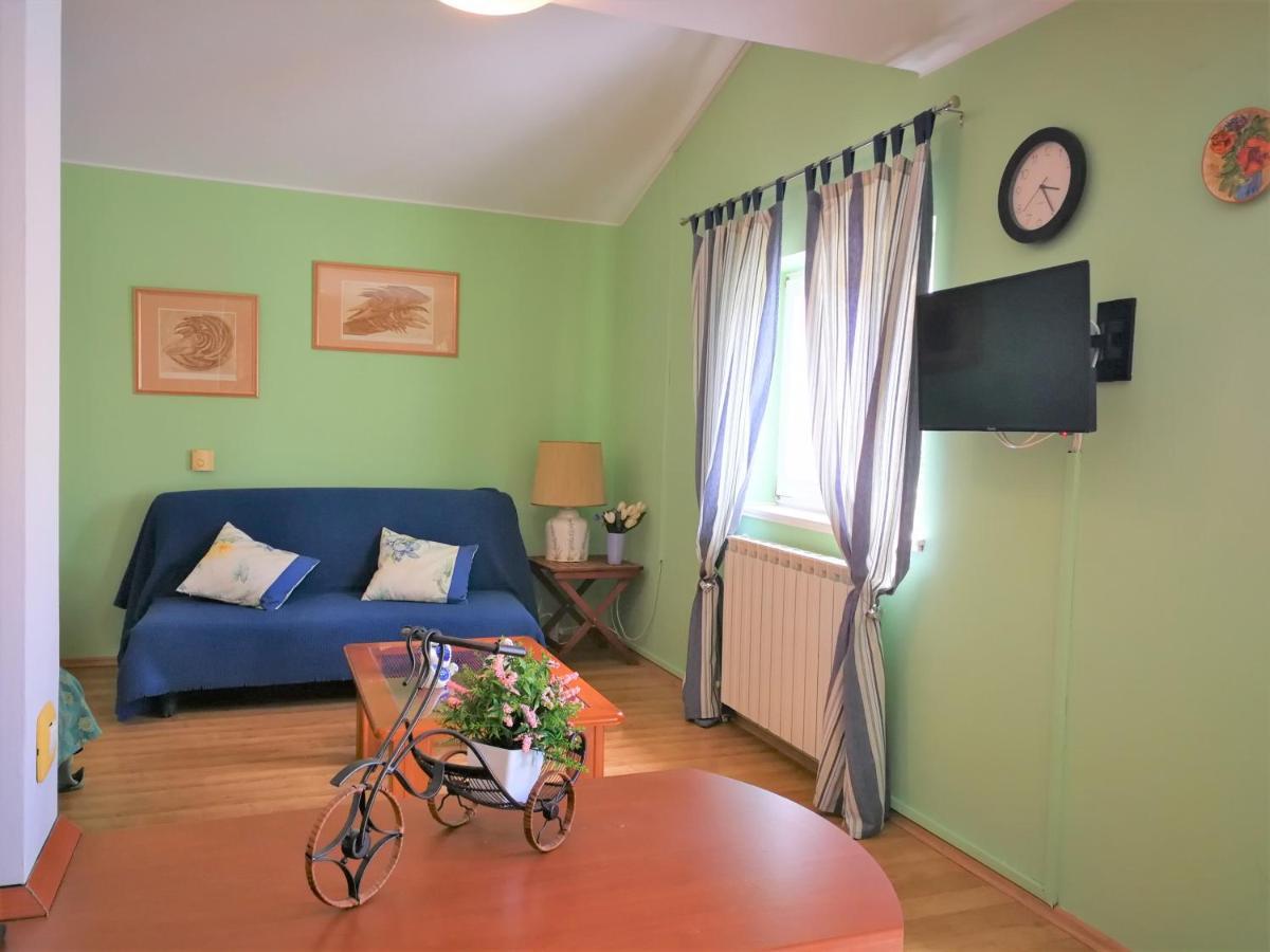 Apartments Bilic With Garden & Swimming Pool - 50M From The Beach Pjescana Uvala Exterior foto