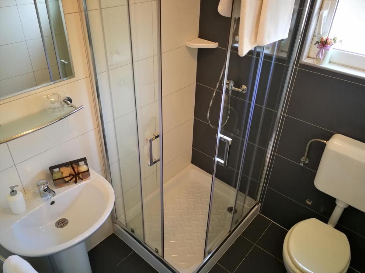 Apartments Bilic With Garden & Swimming Pool - 50M From The Beach Pjescana Uvala Exterior foto